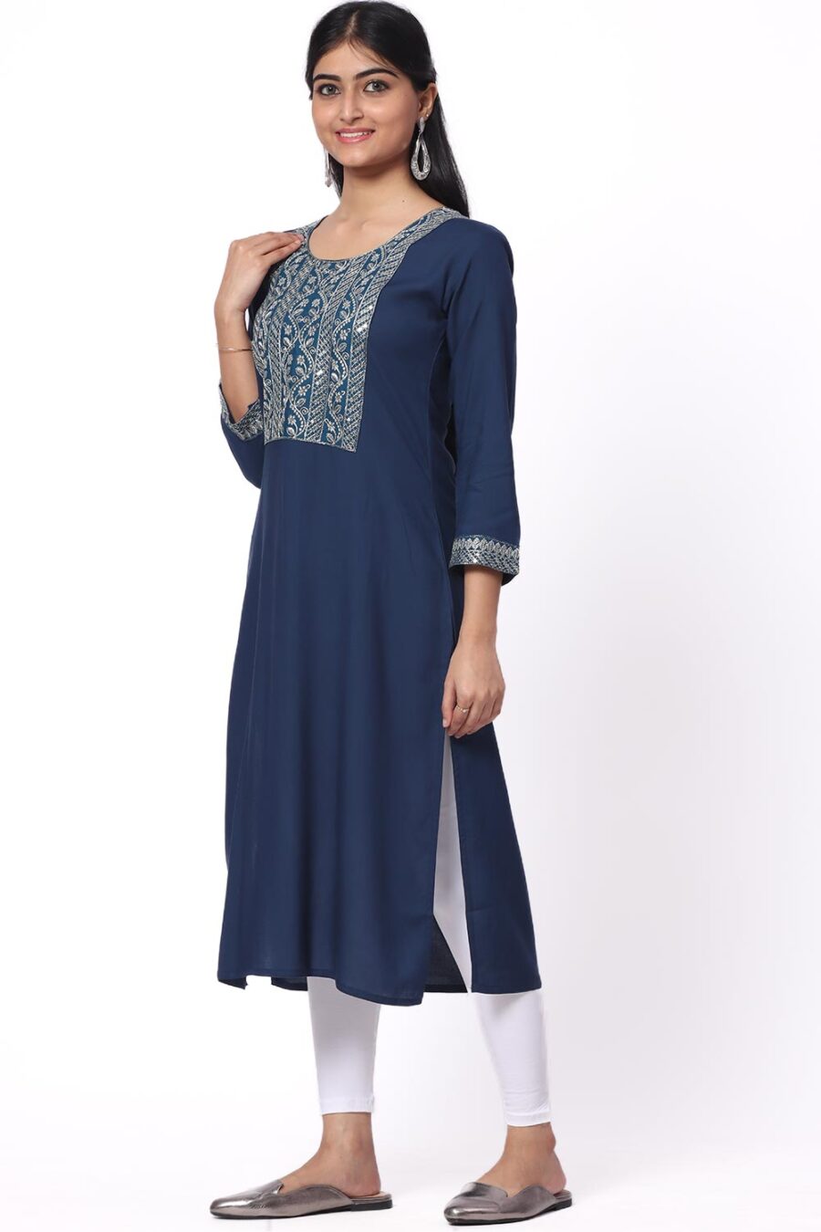 For-Yourself-Navy-Blue-with-Silver-Embroidery-Kurti-Closeup-Cloth-3 Foryourself Navy Blue with Silver Embroidery Kurti