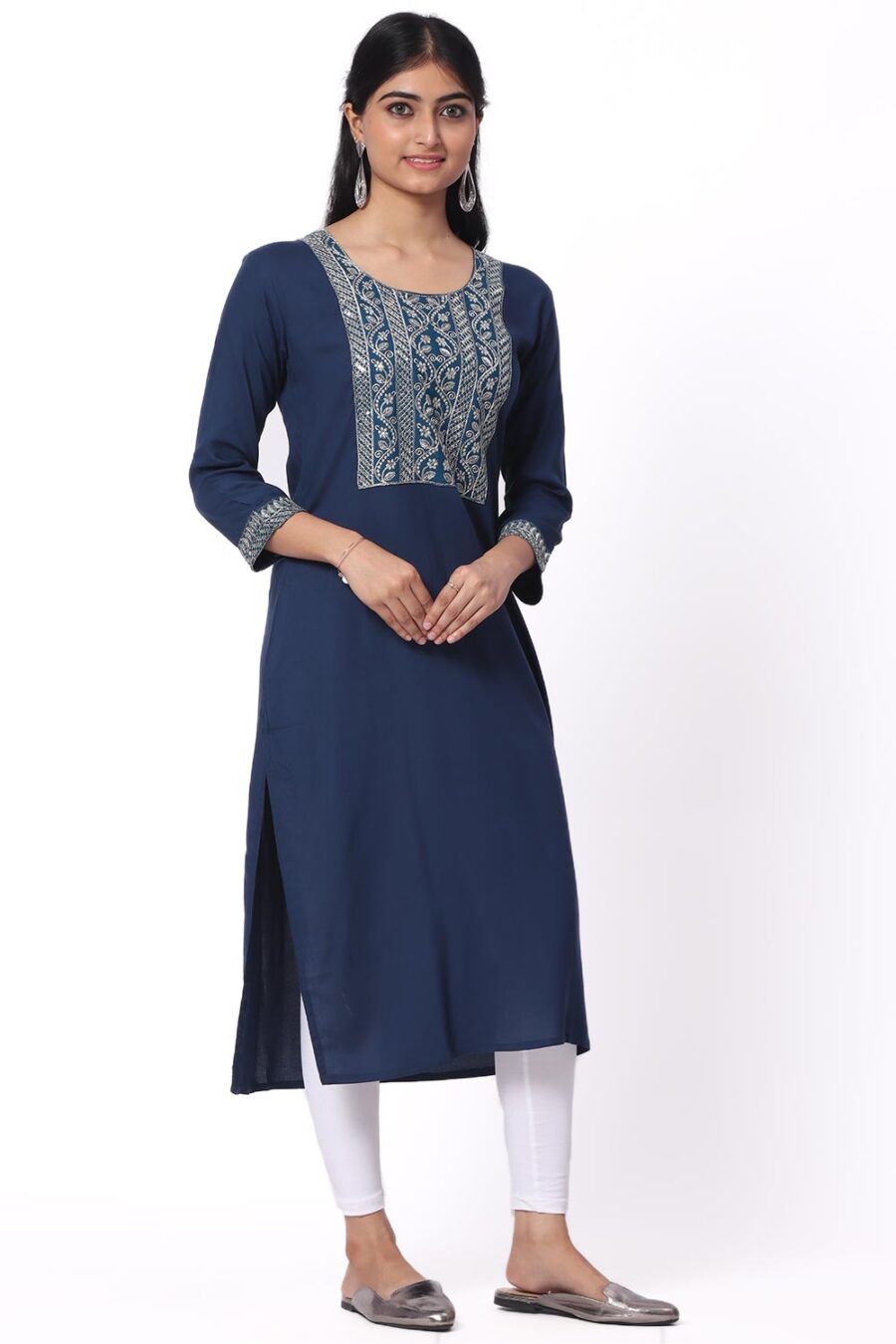 For-Yourself-Navy-Blue-with-Silver-Embroidery-Kurti-Closeup-Cloth-4 Foryourself Navy Blue with Silver Embroidery Kurti