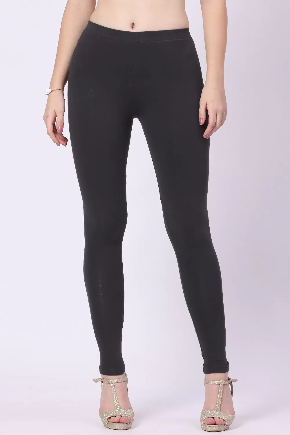 Foryourself Women Dark Grey Plain Ankle Fit Legging