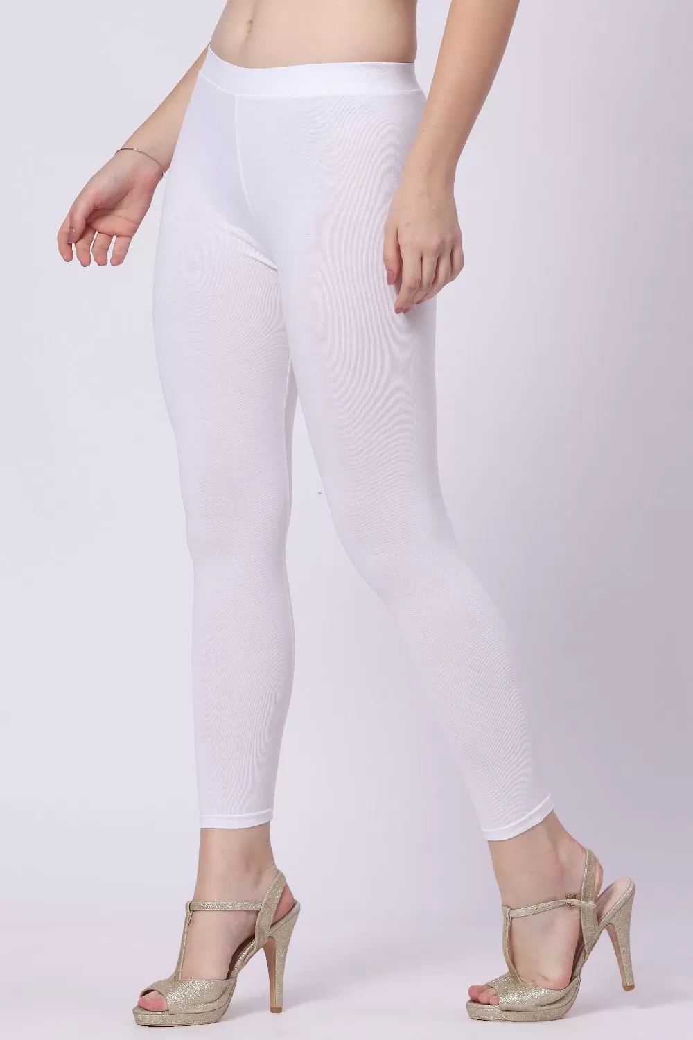 Foryourself Women White Plain Ankle Fit Legging