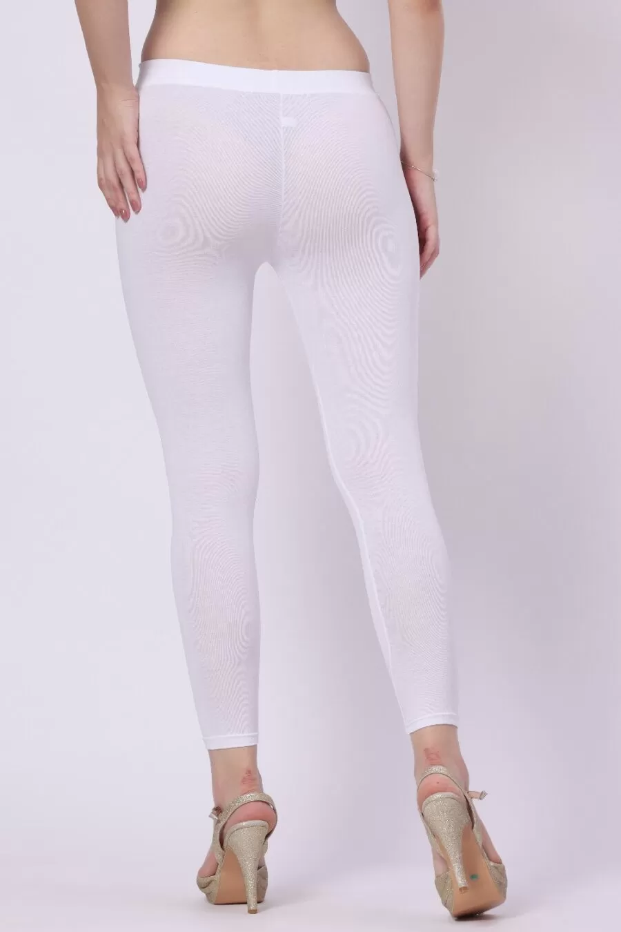 Foryourself Women White Plain Ankle Fit Legging